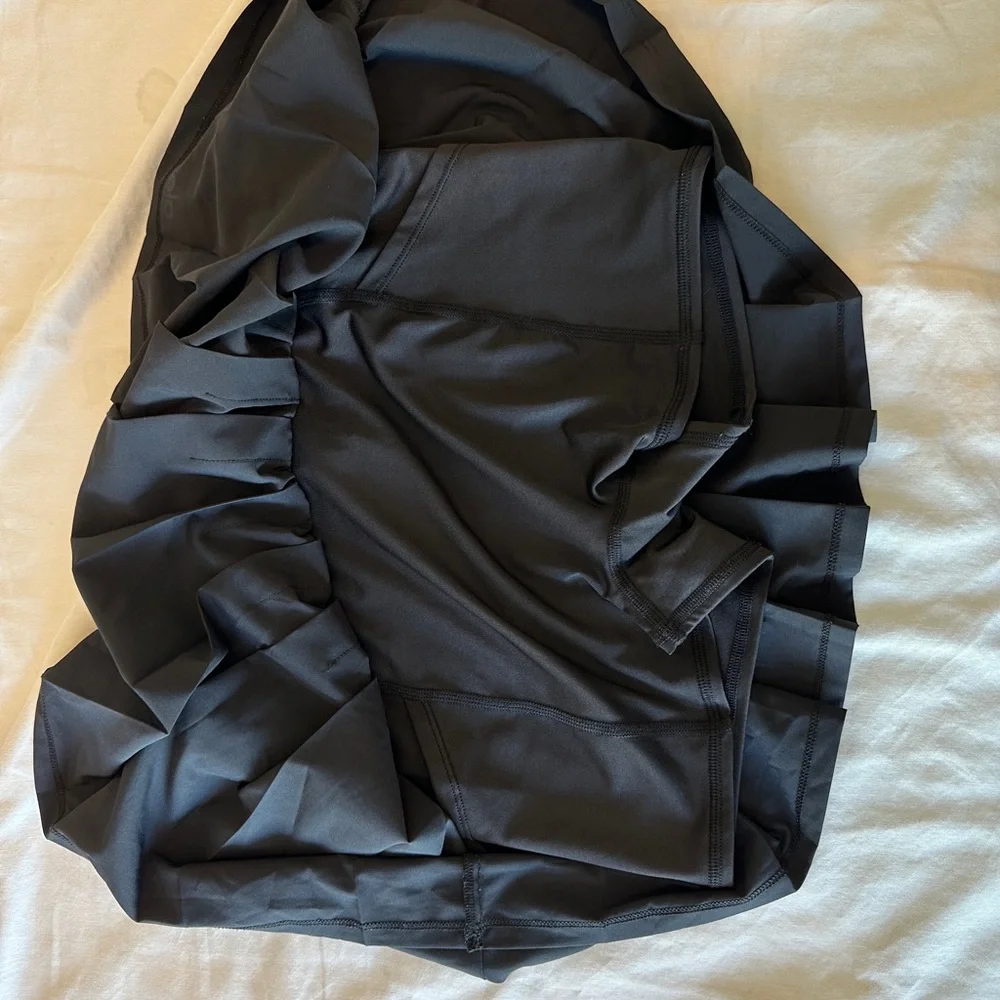 ALO Varsity Tennis Skirt in Black Size Small ($74)